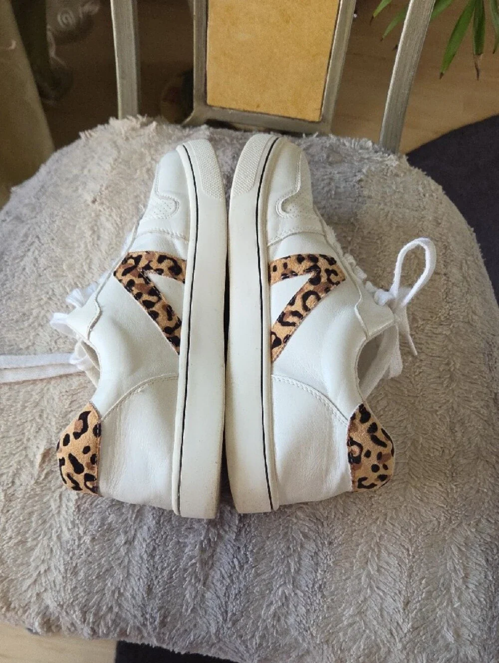 Mia Leopard Accent Sneakers ♥️